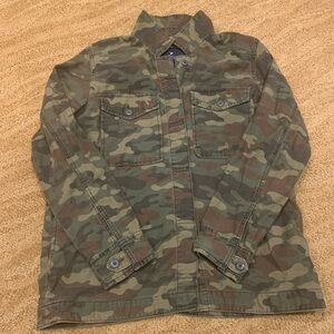 American Eagle Shacket Womens Size Medium Green Camo Nah Broken Heart Shirt